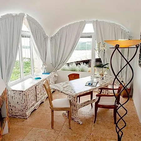 Anna فندق مبيت وإفطار 4*